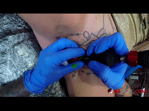 ❤️ Äärimmäisen tatuoitu hottie Sully Savage sai tatuoinnin klitorikseen ❤❌ Super seksi at fi.ixiporn-com.ru ❤